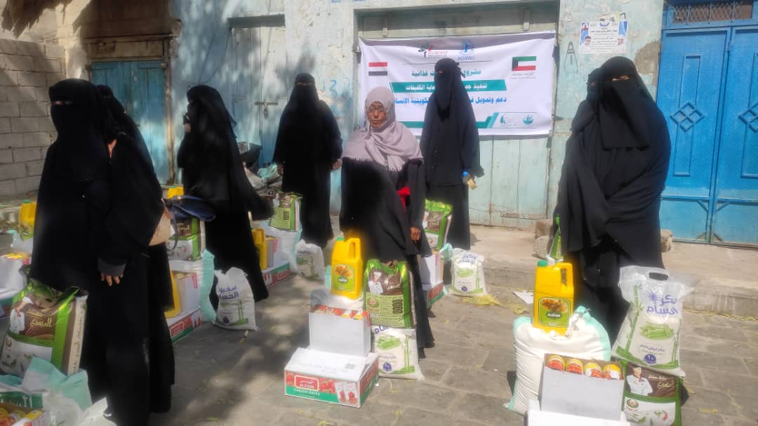 بدعم فريق عطاء المرأة الكويتية جمعية الأمان تنفذ توزيع السلل الغذائية