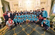 هادي يكرم منتخب الناشئين الفائز بأول بطولة آسيوية في تاريخ البلد 