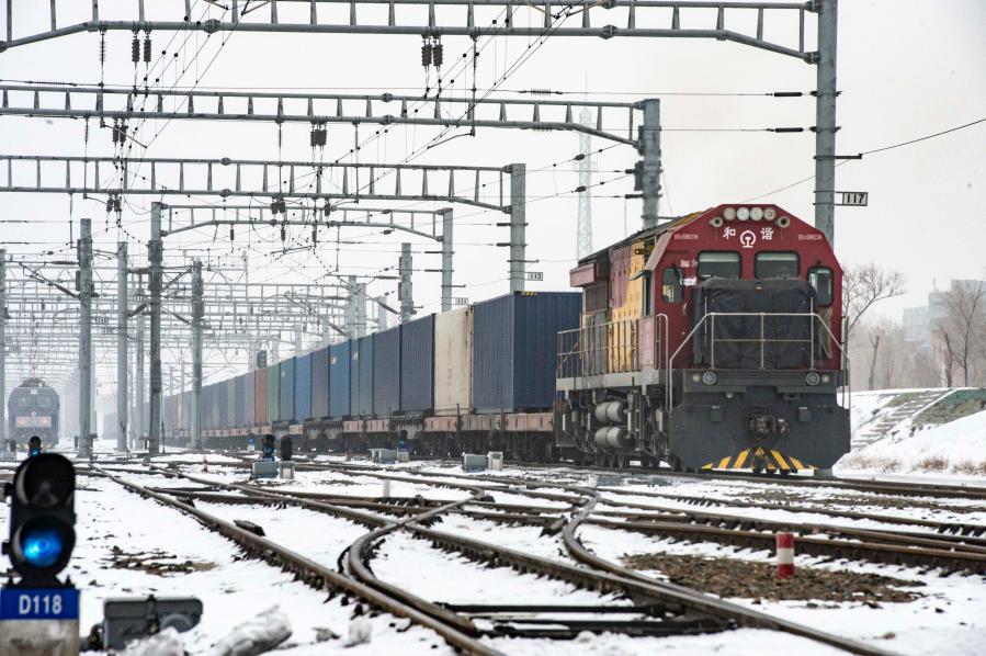 أكثر من 6 آلاف قطار شحن بين الصين-أوروبا تمر عبر ميناء هورغوس بشمال غربي الصين