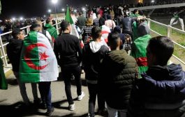 قتيلان وعشرات الجرحى في احتفالات للجزائريين بفوز منتخبهم بكأس العرب.. أغلبهم في حوادث سير