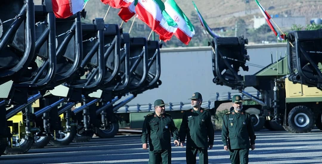 إيران تستعرض قوتها بالخليج.. أطلقت صواريخ كروز وأخرى باليستية في مناورات وسط توتر مع إسرائيل وأمريكا