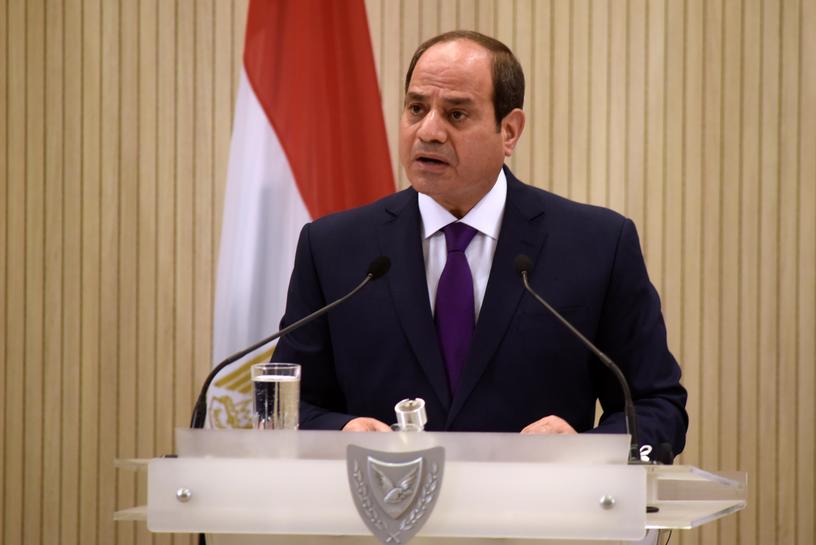 اللي هيتجوز ملوش دعم”.. السيسي يعلن عدم منح بطاقات التموين لأكثر من فردين في الأسرة الواحدة