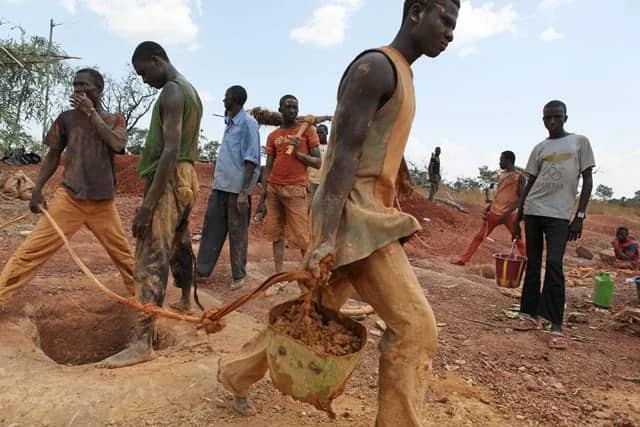 مقتل 31 شخصاً على الأقل في انهيار منجم للذهب غرب السودان