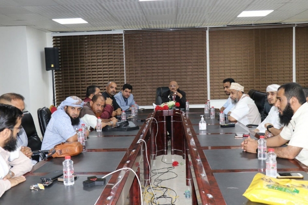 محافظ البنك يدعو إلى سرعة تفعيل شبكة الحوالات الموحدة وربطها بالبنك المركزي في عدن