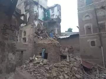 إنهيار منزل أثري في العاصمة صنعاء