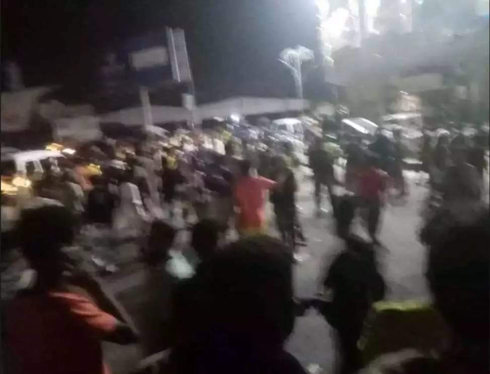 مجهولون يستهدفون طقم أمني بعدن