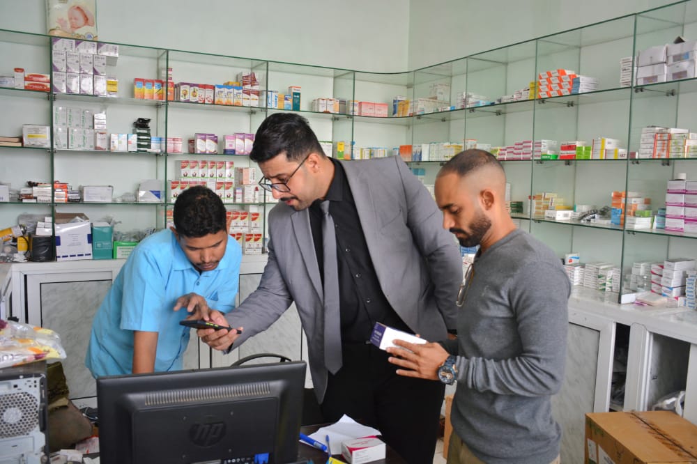 حملة لضبط ورقابة أسعار الأدوية بصيدليات مديرية صيرة