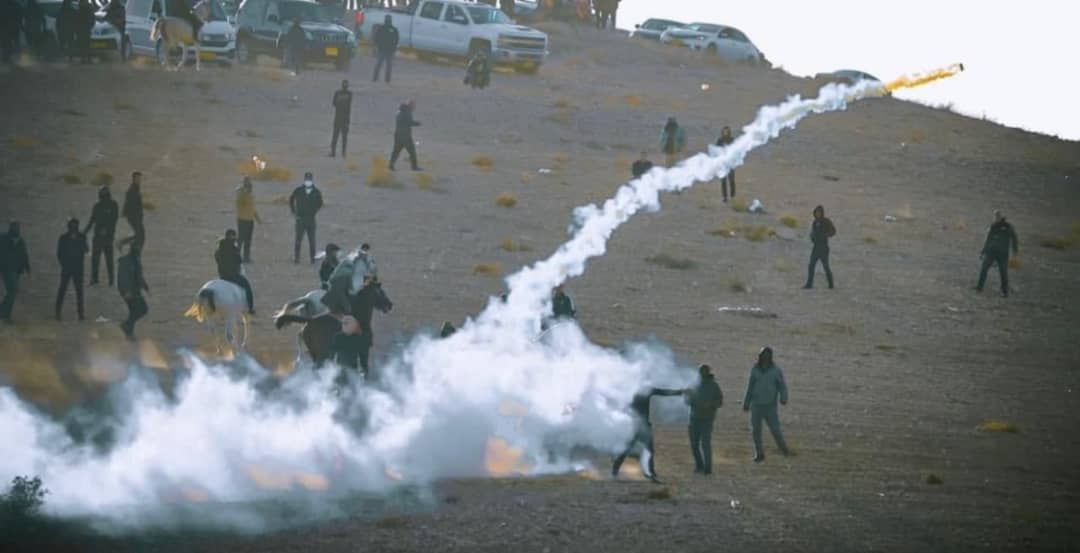 مواجهات عنيفة بين الاحتلال وفلسطينيين في النقب
