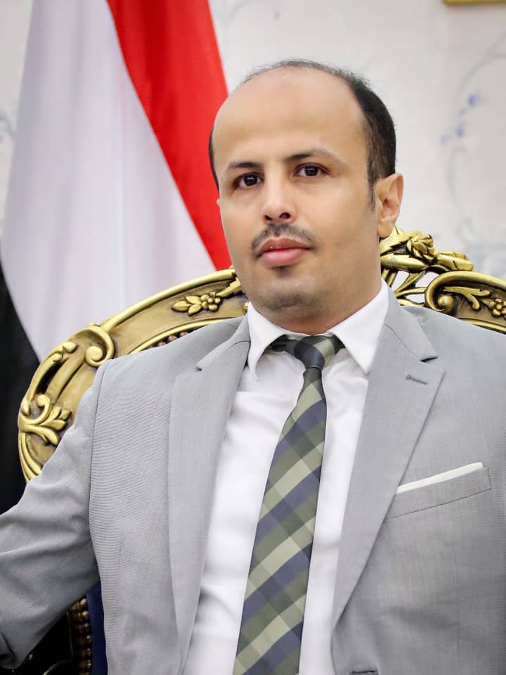 وزير الشؤون القانونية وحقوق الإنسان يدين الاستهداف الإرهابي الحوثي لمطار أبوظبي