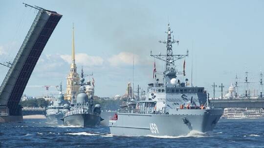 وزارة الدفاع الروسية: الأساطيل البحرية ستجري سلسلة تدريبات بداية من يناير في جميع مناطق تمركزها