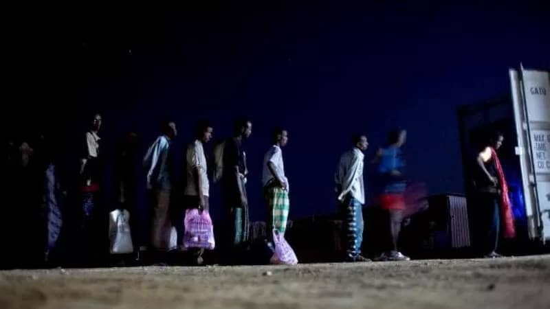 معظم الضحايا مهاجرون.. المنظمة الأرومية لحقوق الإنسان: الحوثيون وراء قصف محتجز صعدة