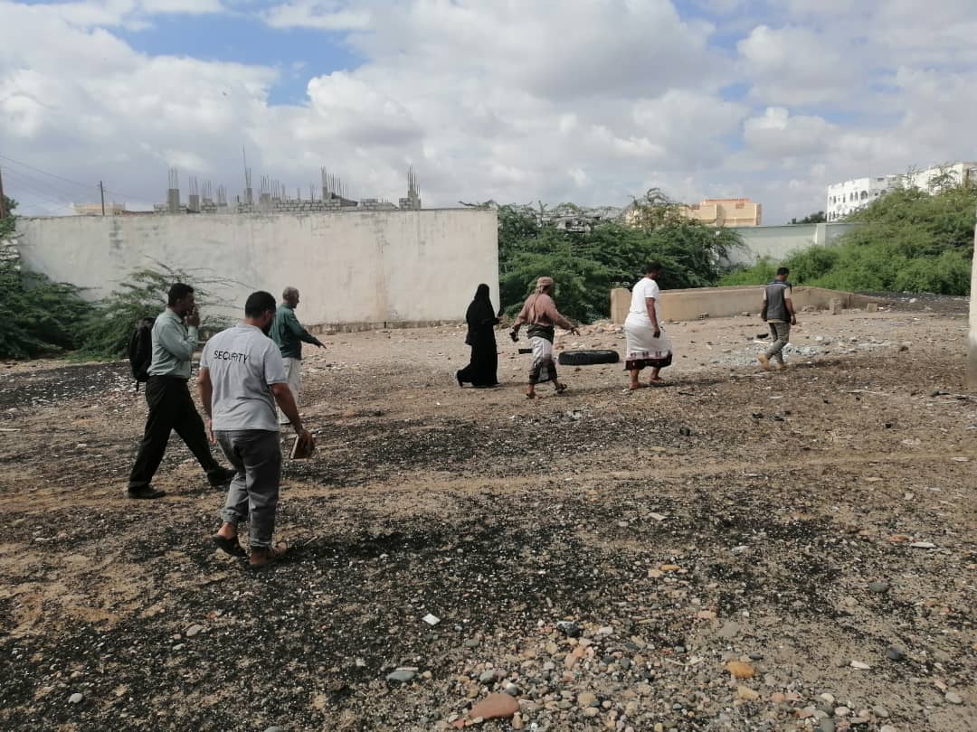 تربية خنفر والصندوق الاجتماعي للتنمية يبحثان بناء مدرسة بجعار