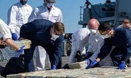 البحرية البريطانية تعلن ضبط شحنة مواد مخدرة بخليج عمان