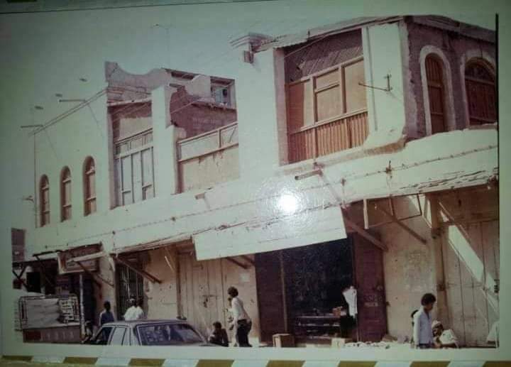 وقف عملية الهدم والبناء على منزل قمندان لحج ..بعد تضامن واسع 