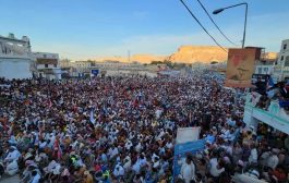 مليونية وادي حضرموت تفضح التنسيق بين قوات الأحمر ومليشيات الحوثي