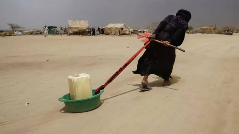 التصعيد الحوثي يشرد 400 أسرة يومياً في اليمن