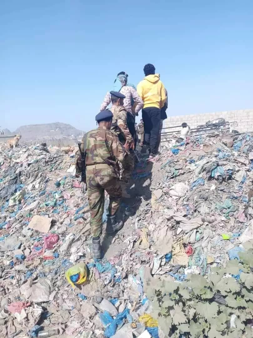 تعز : تعرف على طريقة نقل المتهمين من السجن إلى المحكمة بمناطق سيطرة الاخوان