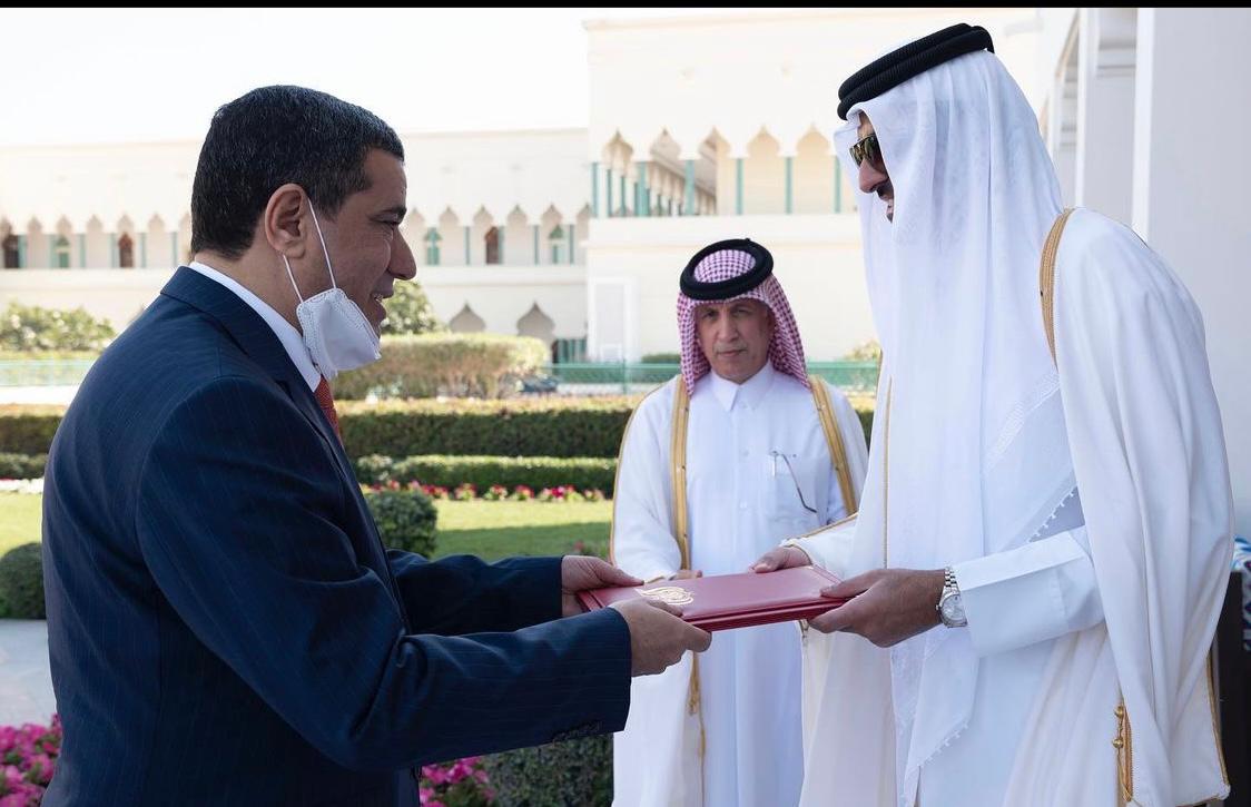 امير دولة قطر يتسلم أوراق اعتماد سفير لليمن