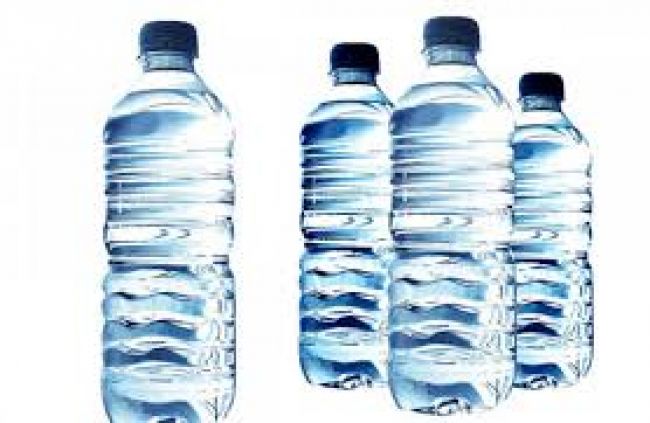 تحذير من مياه معدنية غير صالحة للشرب في عدن