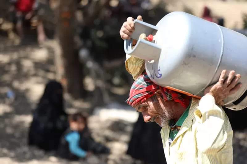 مليشيا الحوثي تفرض تسعيرة جديدة لـ أسطوانة الغاز المنزلي 