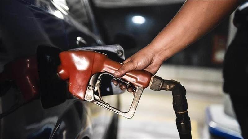إضراب يشل محطات الوقود في عدن