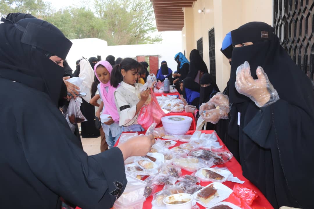 بحضور مدير عام تبن جمعية عنبره تقيم معرضا لمنتجاتها في منطقة صبر