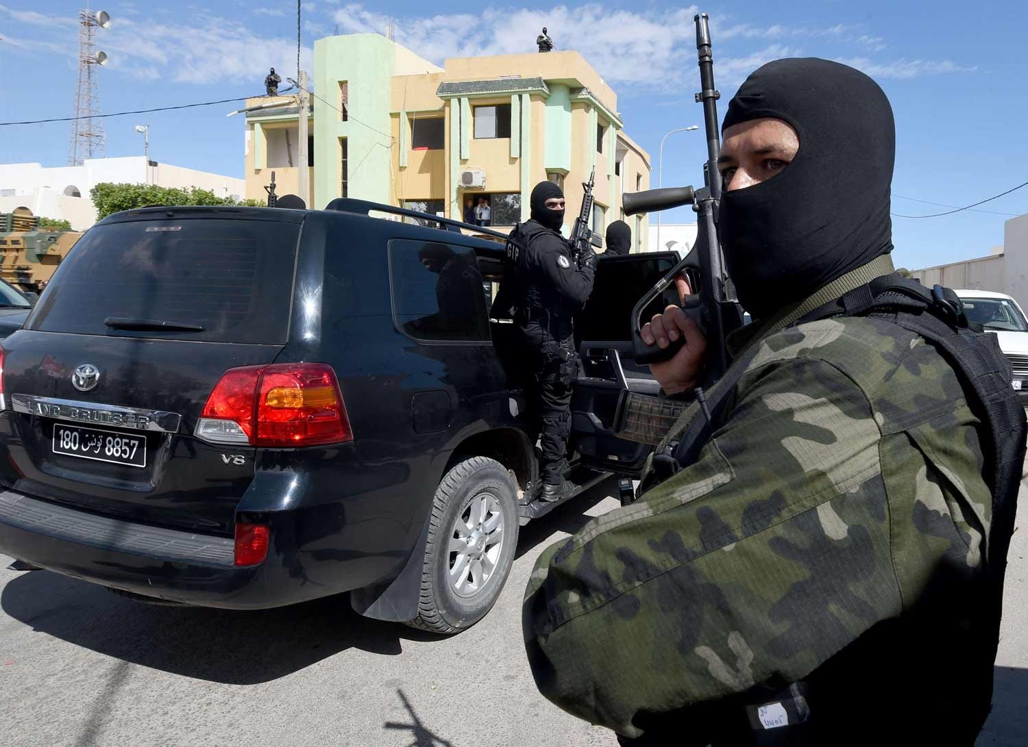 تفكيك خلايا إرهابية مرتبطة بداعش في تونس