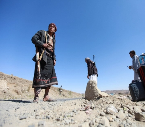 نقاط حوثية تمنع دخول الغاز والبترول للجوف