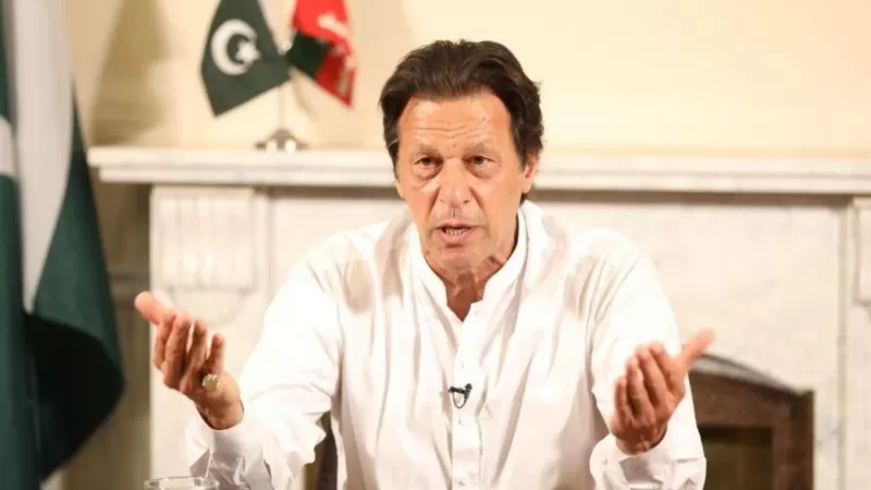 عمران خان: البرلمان الباكستاني يصوت لصالح حجب الثقة عن رئيس الوزراء