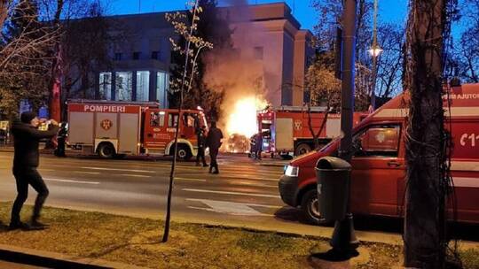السفير الروسي يصف حادث اصطدام سيارة بمدخل السفارة في بوخارست بالعمل الإرهابي