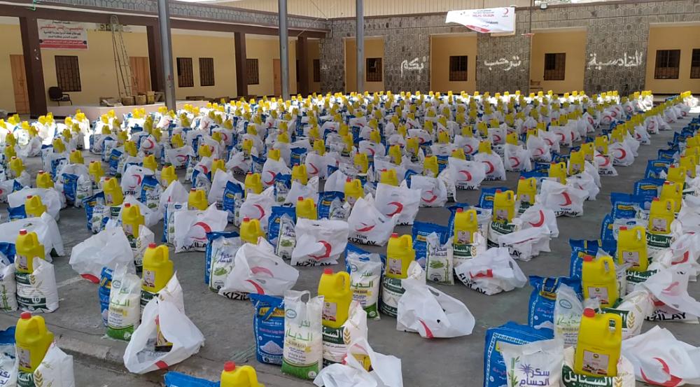 لحج : تدشين توزيع 500 سلة غذائية مقدمة من الهلال التركي