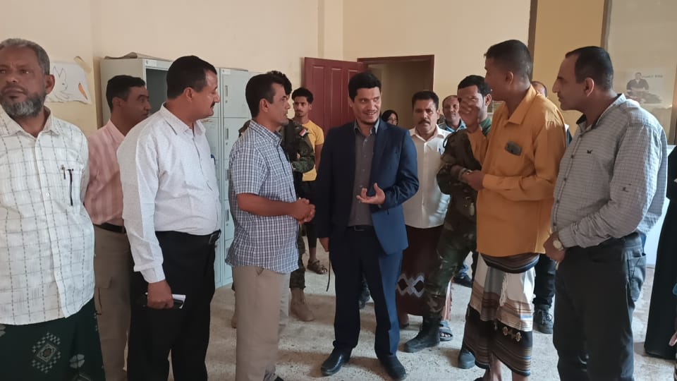 مدير عام البريقة يطلع على الأوضاع والتحديات التي تواجه دار رعاية الأحداث