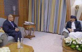 نائب رئيس مجلس القيادة الرئاسي عيدروس الزُبيدي يستقبل رئيس مجلس الشورى