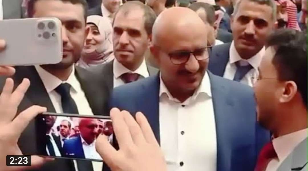 الكشف عن تمديد فترة الهدنة وانهاء انقسام العملة