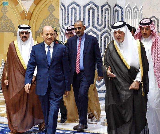 رئيس المجلس الرئاسي وعدد من نوابه في جدة 