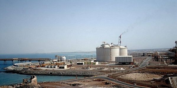 لدعم الاقتصاد الوطني .. وزير النفط يشدد على إعادة مصفاة عدن إلى العمل بكامل طاقتها