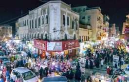 عصابة نسائية يحميها أشخاص في أسواق عدن