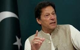 المحكمة العليا في باكستان تلغي قرارات عمران خان