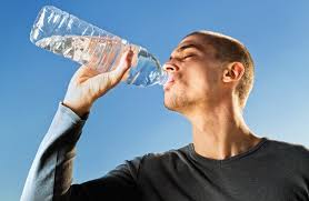 الإفراط في شرب الماء برمضان يؤدي للوفاة