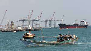 منع وقوع كارثة .. كانت ستغلق أهم ميناء بالعاصمة عدن  لمدة 6 أشهر