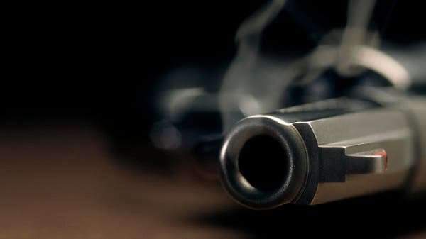 مسلح حوثي يقتل 4 أشخاص ويصيب اثنين من أسرته