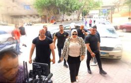 معلمة تثير جدلاً في مصر.. بعد سيرها مع حراس شخصيين!