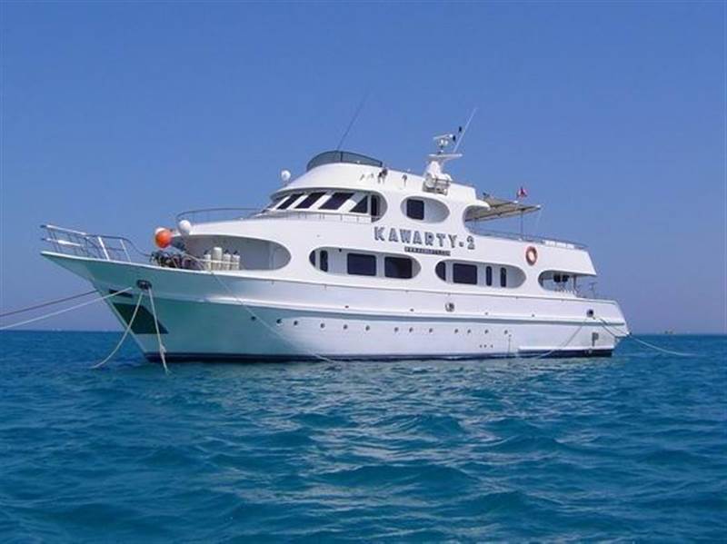 زوارق حوثية استهدفت يختا يرفع علم هونج كونج وفرقاطة إيطالية  إنقذت  الموقف