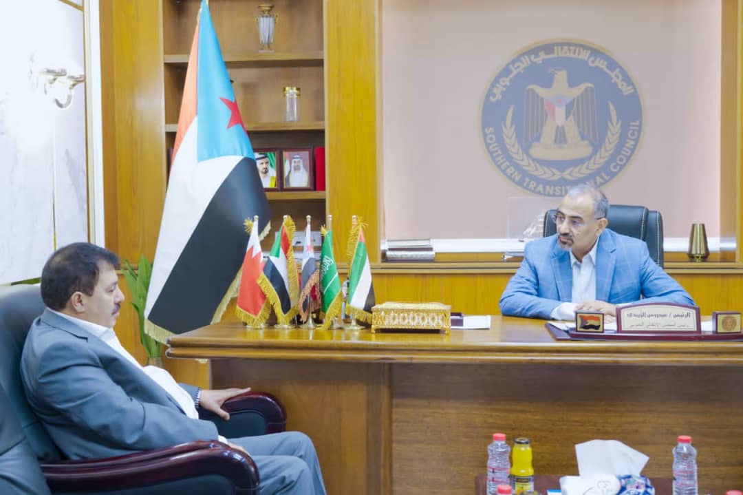 الزُبيدي: على محافظو المحافظات غير المحررة تحمّل مسؤولياتهم الوطنية