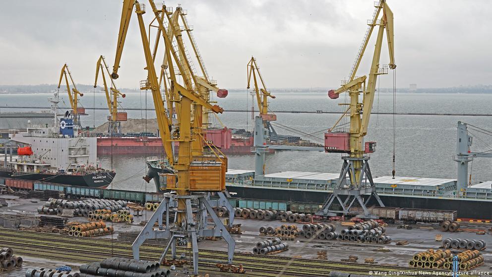 هل تنهي القوافل البحرية الحصار الروسي على صادرات الحبوب الأوكرانية؟