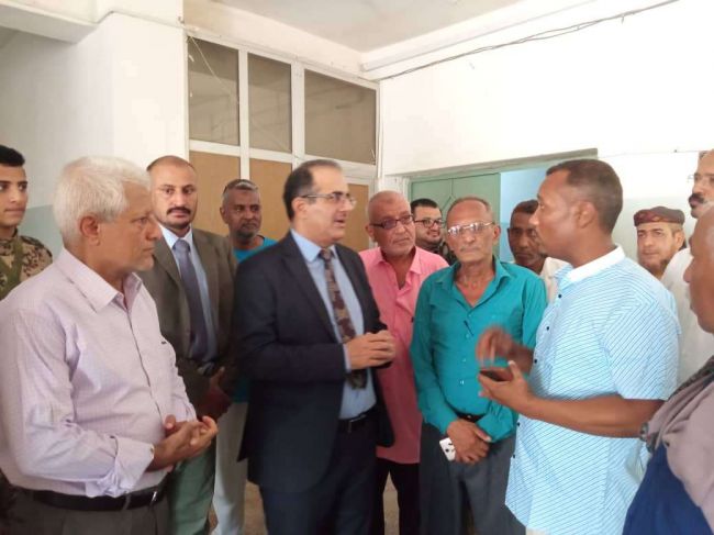 وزير الصحة يزور مستشفى الامراض النفسية بعدن ويتفقد أحوال المرضى