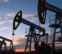 أسعار النفط تشهد تراجعا عالميا