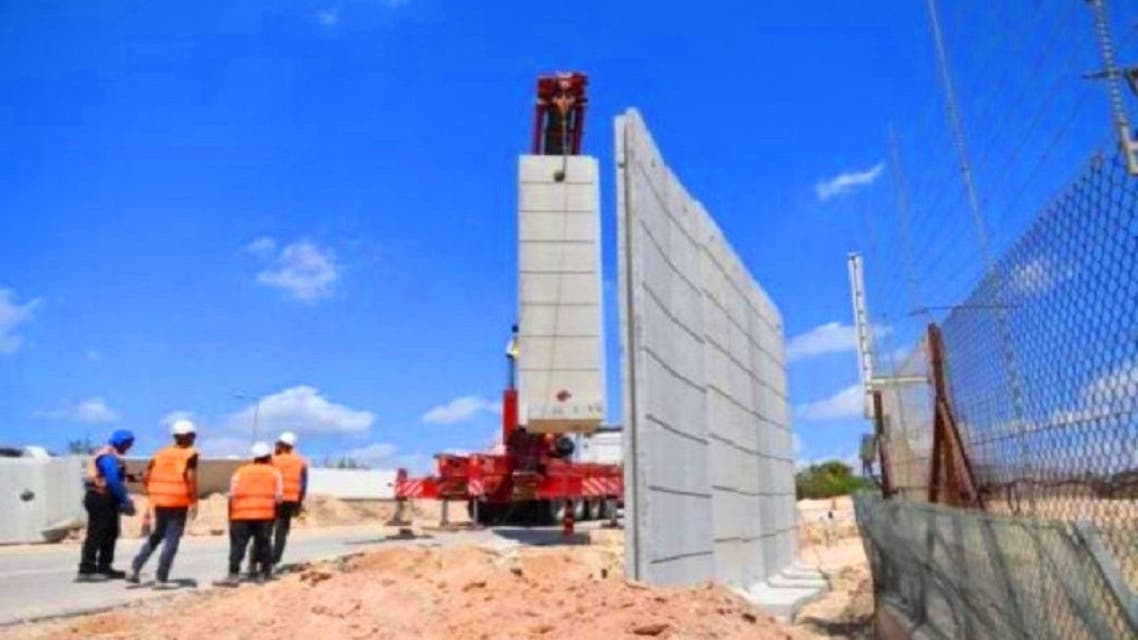 بطول 45 كلم وارتفاع 9 أمتار .. اسرائيل تبني جدار فصل عنصري جديد