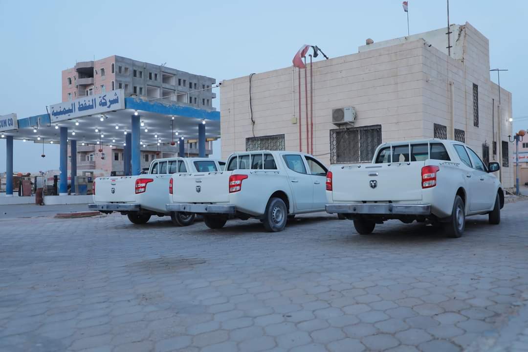 مؤسسة كهرباء المهرة تتسلم دعماً من السلطة المحلية عبر شركة فرع النفط