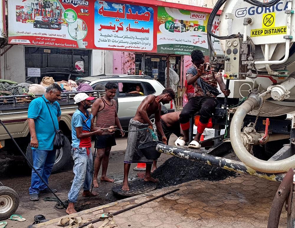 مدير الصرف الصحي بمديرية صيرة .. تخريب متعمد تتعرض له الشبكة